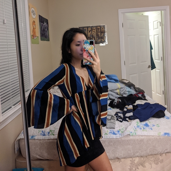 Super cute top - Picture 2 of 3